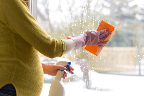 Use natural, non-toxic cleaners for a healthy pregnancy.